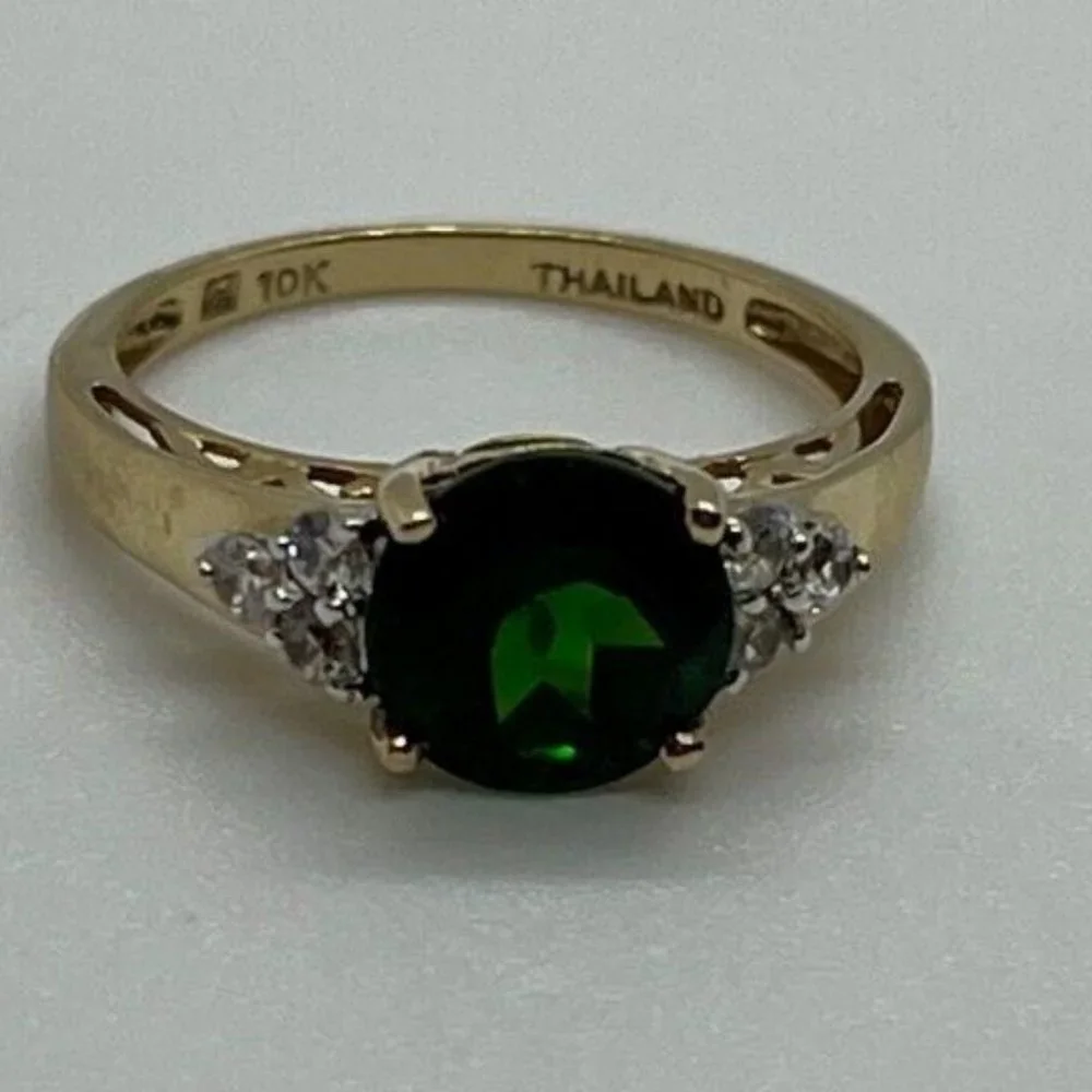 10K YELLOW GOLD RING  WITH EMERALD & DIAMONDS  SIZE 6